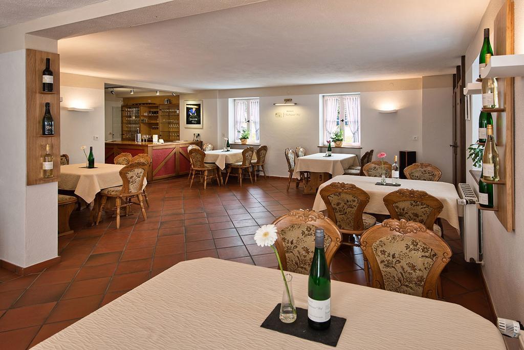 ホテル Weinhaus Kurtrierer Hof ライヴェン 部屋 写真