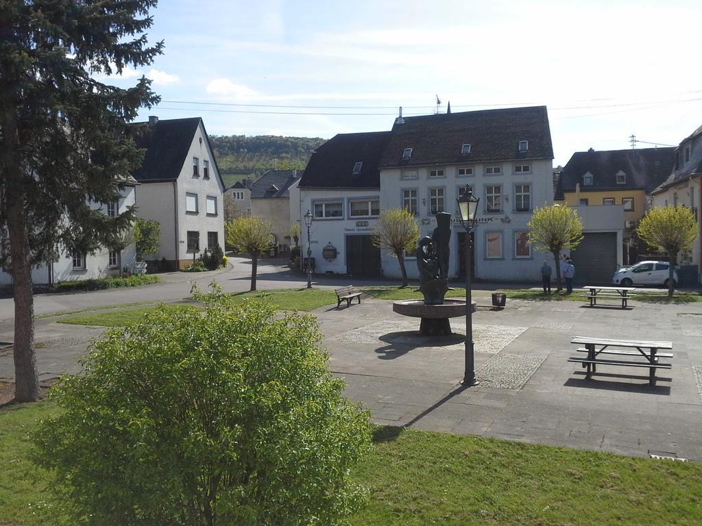 ホテル Weinhaus Kurtrierer Hof ライヴェン エクステリア 写真