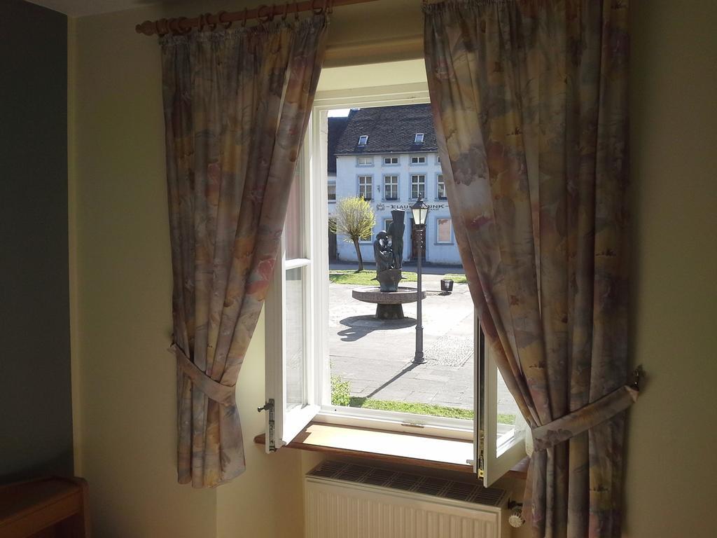 ホテル Weinhaus Kurtrierer Hof ライヴェン エクステリア 写真
