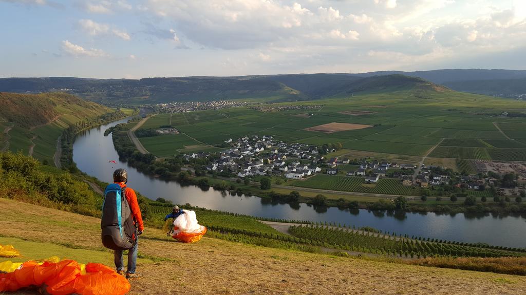 ホテル Weinhaus Kurtrierer Hof ライヴェン エクステリア 写真
