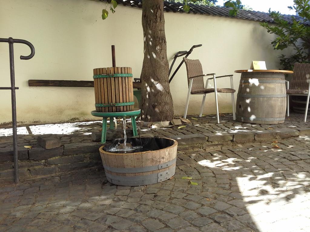 ホテル Weinhaus Kurtrierer Hof ライヴェン エクステリア 写真