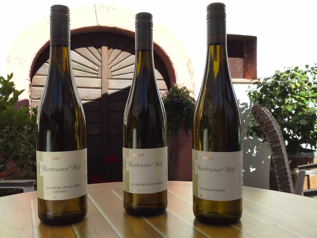 ホテル Weinhaus Kurtrierer Hof ライヴェン エクステリア 写真