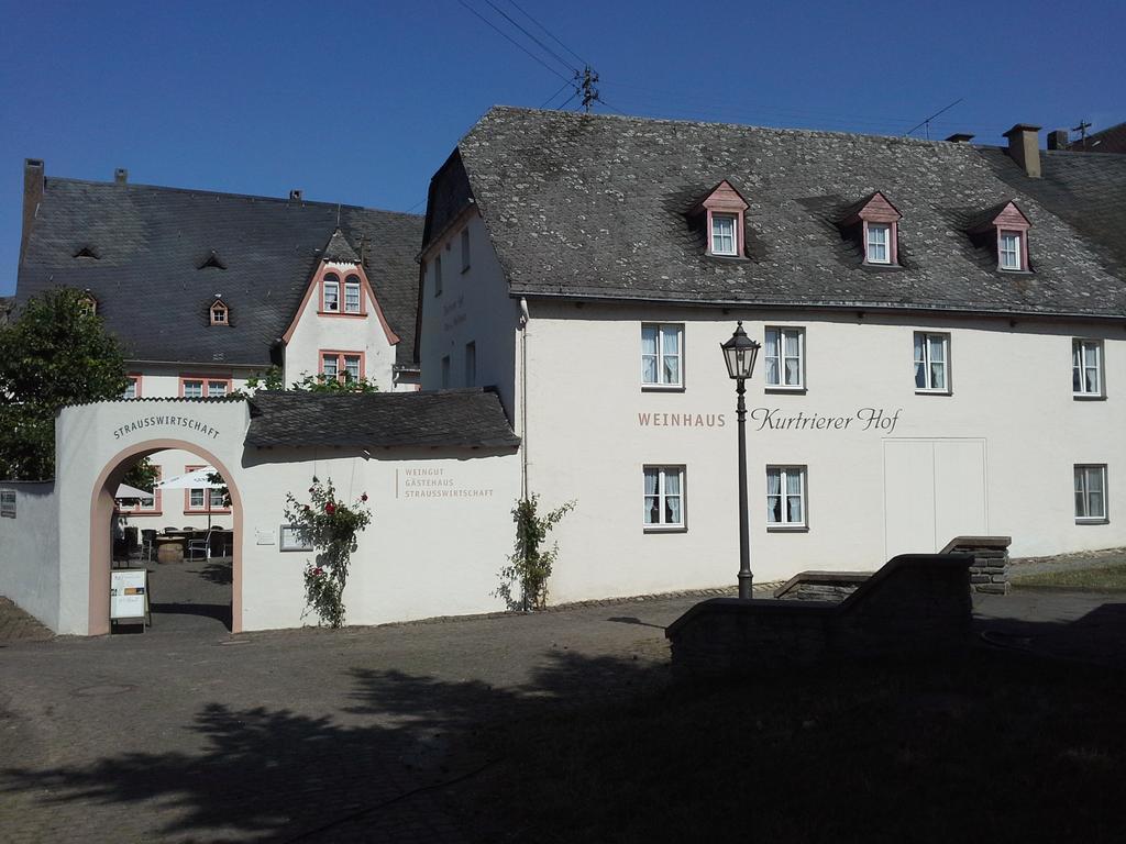 ホテル Weinhaus Kurtrierer Hof ライヴェン エクステリア 写真